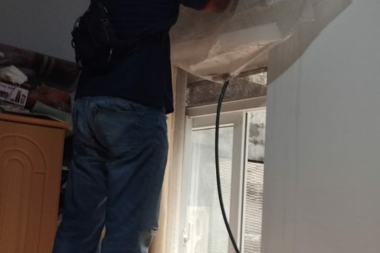 Lestari Teknik menyediakan layanan service AC, cuci AC, dan pasang AC panggilan untuk rumah, kos, ru