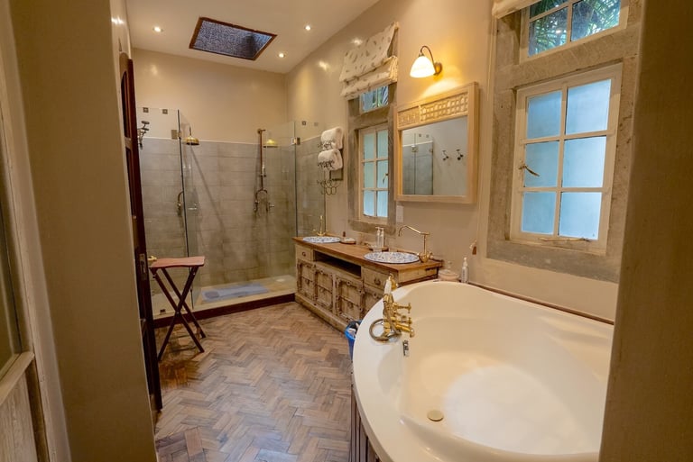 Giraffe Manor Kenya Edd Superior Bathroom