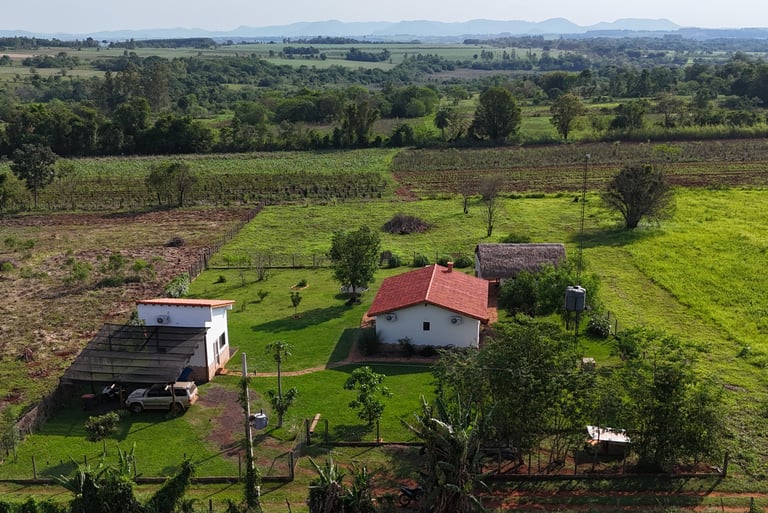 Anwesen in Arroyo Moroti, Nähe Independencia – Grundstück mit drei Gebäuden, Wald & Weitsicht