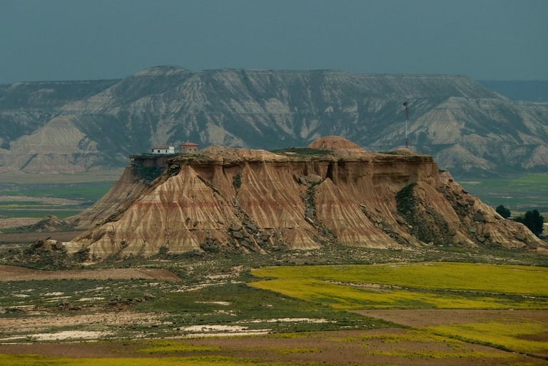 Paisaje del Polígono de Tiro en el Parque Natural de las Bardenas Reales