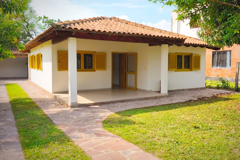 Zum Kauf: Einzugsbereites Wohnhaus mit Carport in Melgarejo, Colonia Independencia, Paraguay