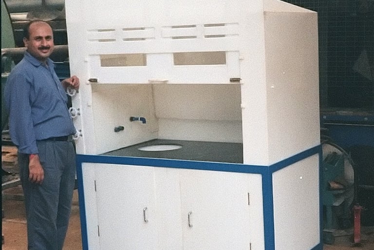 Laboratory Fume Chamber, MOC: Polypropylene (PP)