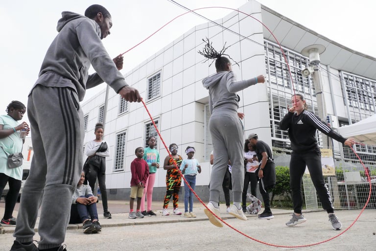 Jeunes en cours de Double Dutch à Bezons — initiation et perfectionnement