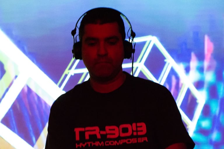 Nightclub DJ - EDM, Deep House, 