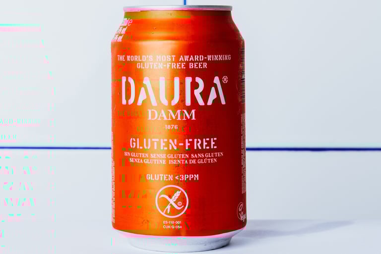 Lata de cerveza Daura Damm sin gluten, disponible en Flipa