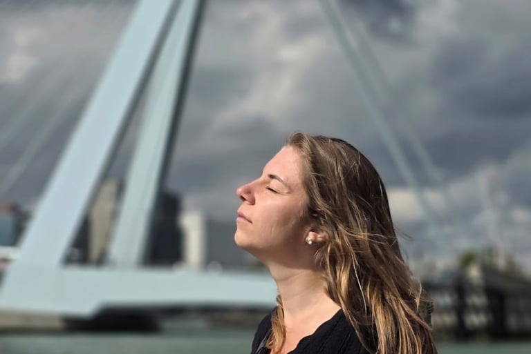 Aurélie, coach en développement personnel pour femmes à Bruxelles