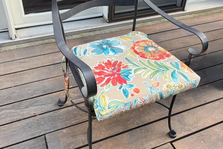 custom outdoor dining seat cushion
