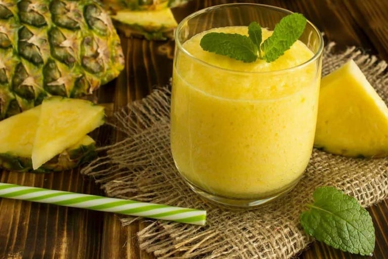 Jugo Antigripal de Piña con Miel