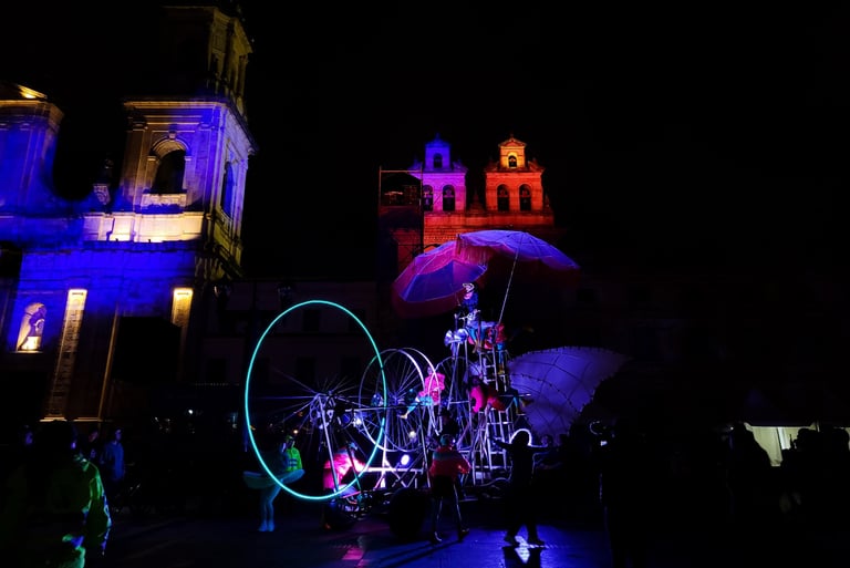 Navidad Bogota, el árbol de la abundancia, luces Bogota, plaza de Bolivar