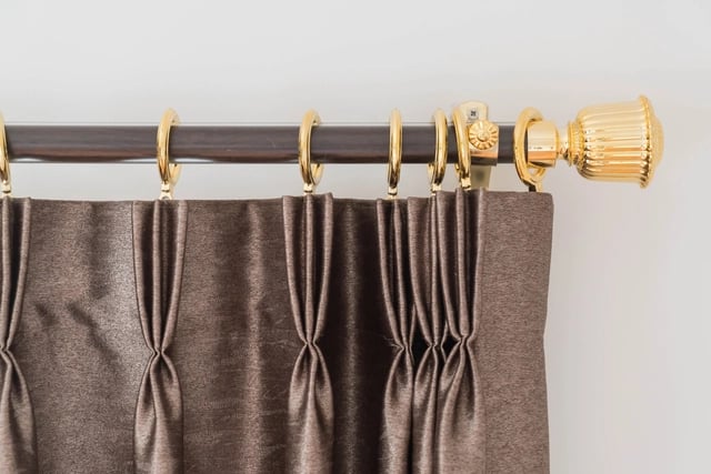 Tête de rideau à triple plis