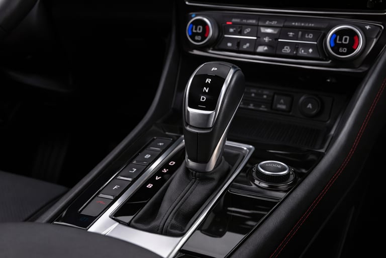 Interior do Chevrolet Equinox 2027 com transmissão automática de oito marchas