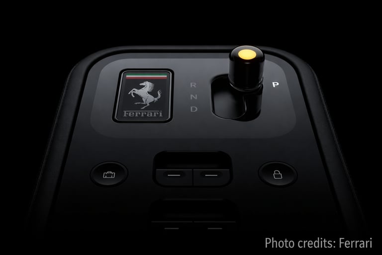 Console central da Ferrari Luce, primeiro carro elétrico da Ferrari