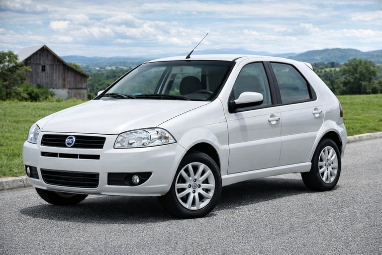 gerações do Fiat Palio 2008 modelo atualizado com design moderno e popular