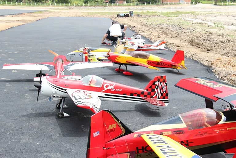 aviões na antiga pista-2