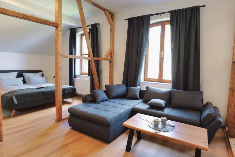 Loft mit Doppeltbett, Schlafcouch und Küche