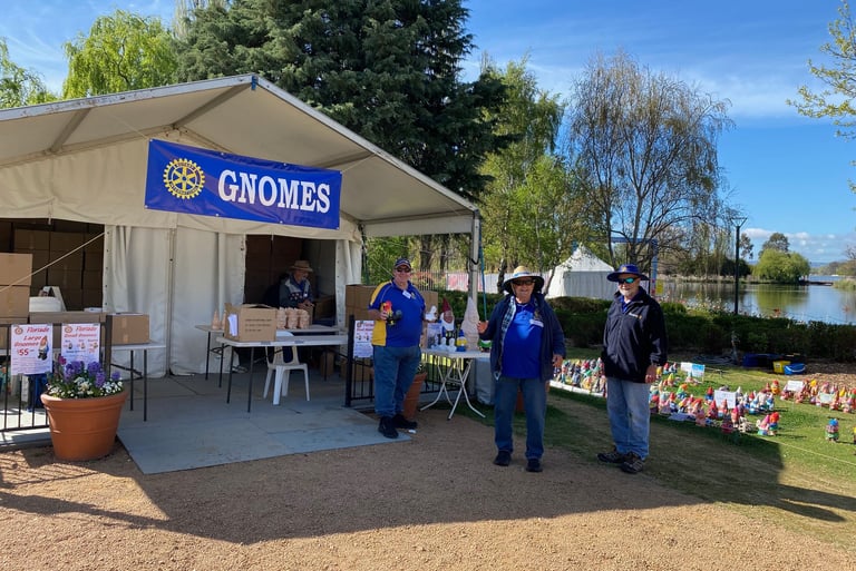 The tent area where the Gnomes are housed during the Floriade, with RCQ setting up for customers