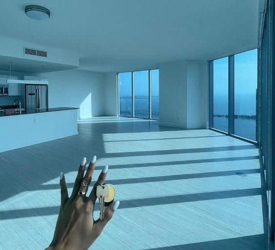 Move-in or move-out professional cleaning service in empty apartment – Cleana Group Boca Raton