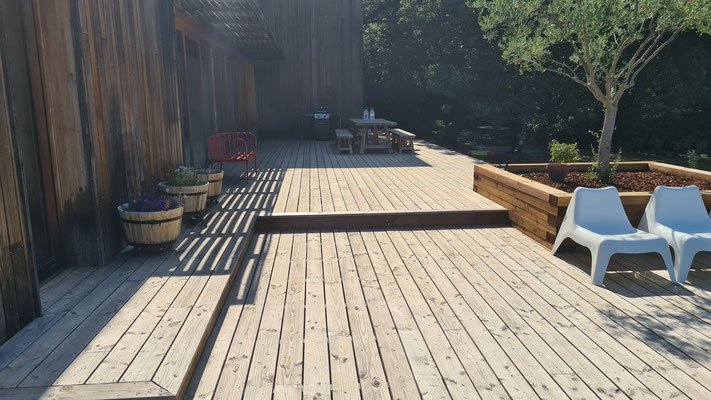 Terrasse bois pays d'Uzès