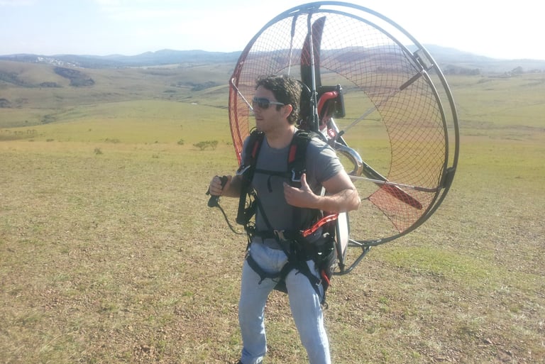 curso de paramotor no topo do mundo