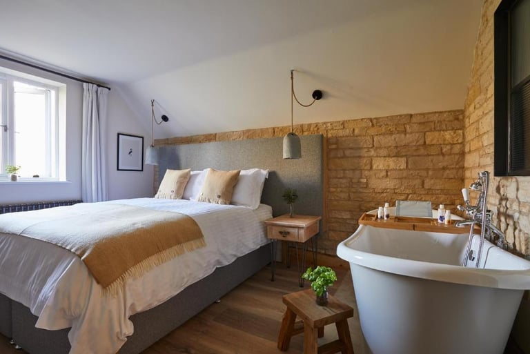 The Royal Oak's bedroom