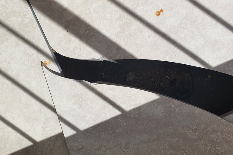 Broken pedestal tile