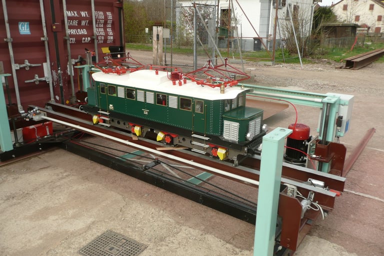 Déplacement d'une loco sur le Pont Transbordeur