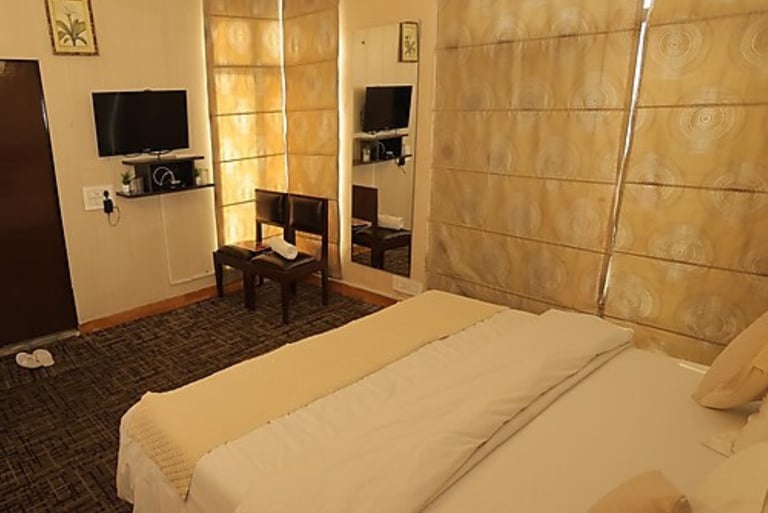 Hotel Kuber Murthal Bed