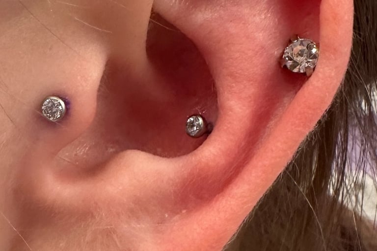 Hypoallergenic titanium hoop for conch piercing