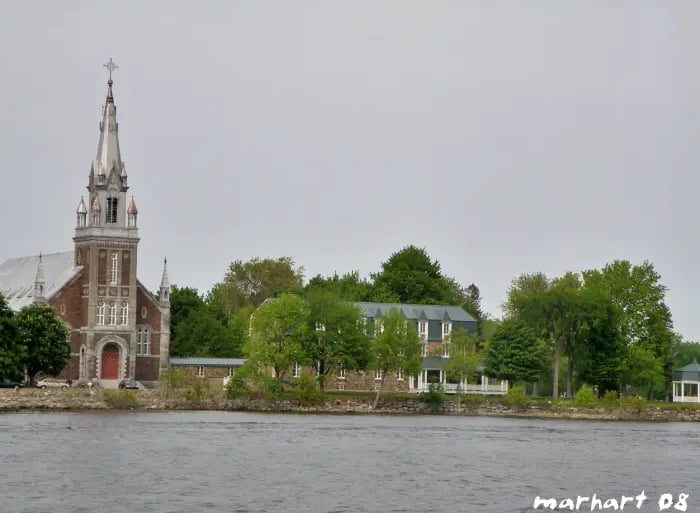 Oka, église,
