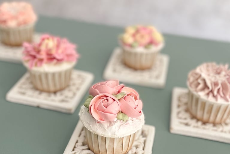 Kreminių gėlių dekoravimo pamoka - cooking classes