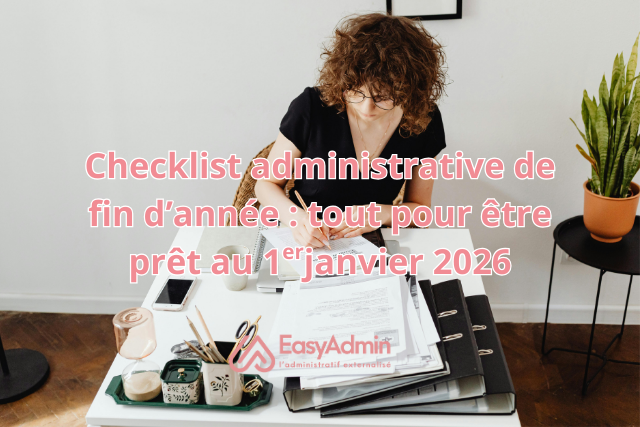 photographie d'une femme en train de remplir des papiers administratifs