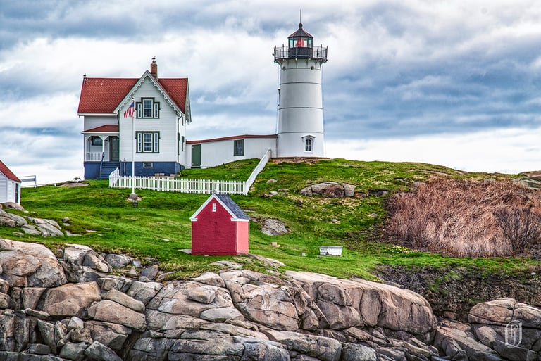 Photo of lighthouse in Maine