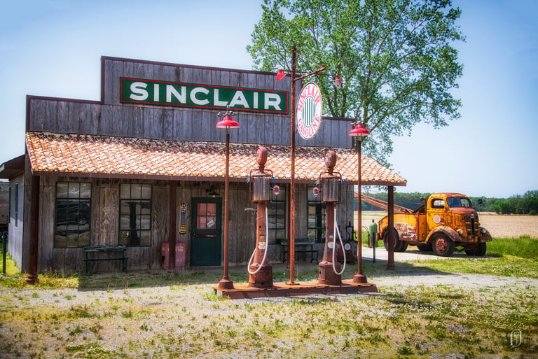 Photo of old Sinclair gas station