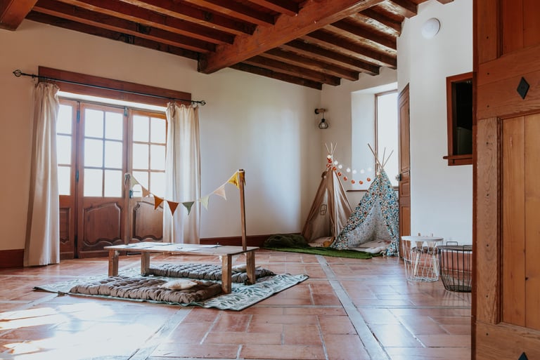 espace enfant mariage table et tipis