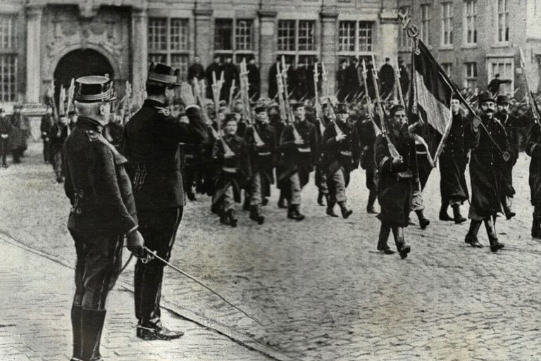 Défilé des troupes belges et françaises