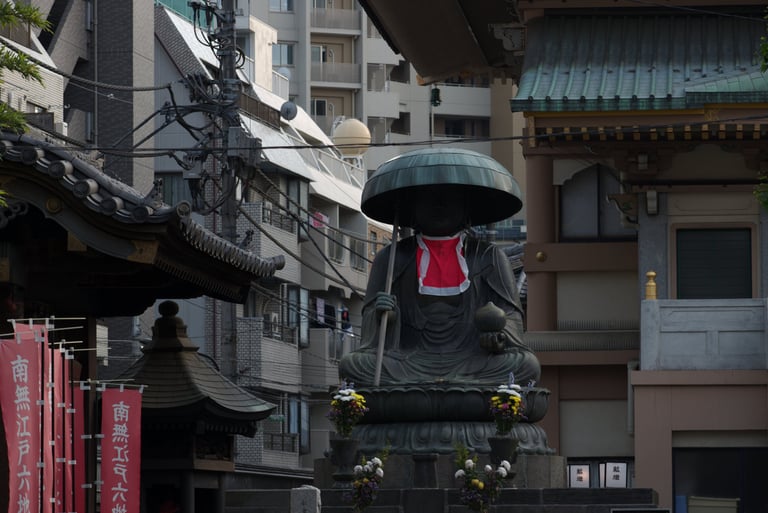 "Waiting for Worship" - Iouzen Toko-in Shinshoji Temple, Sugamo, Tokyo, Japan