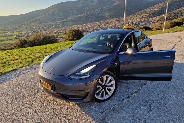 Γκρι Tesla Ταξί - Philippi Taxi Καβάλα