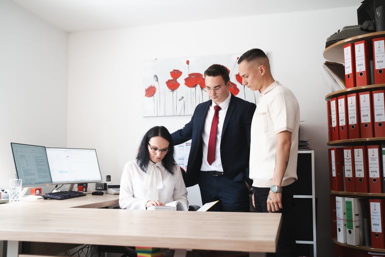 Geschäftsführerin und leitende Mitarbeiter von DSM Office Passau – kompetente Führung für Ihren Unternehmenserfolg