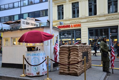 checkpoint-charlie-berlino