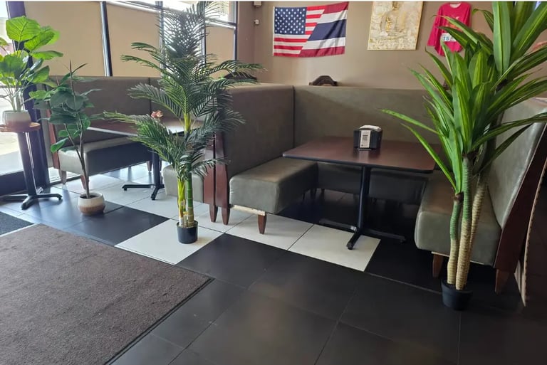 Comfortable seating at Jai Dee Thai Kitchen in Knoxville Tennessee