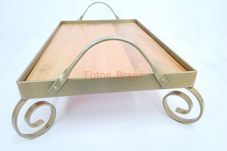 Uma bandeja de servir café.