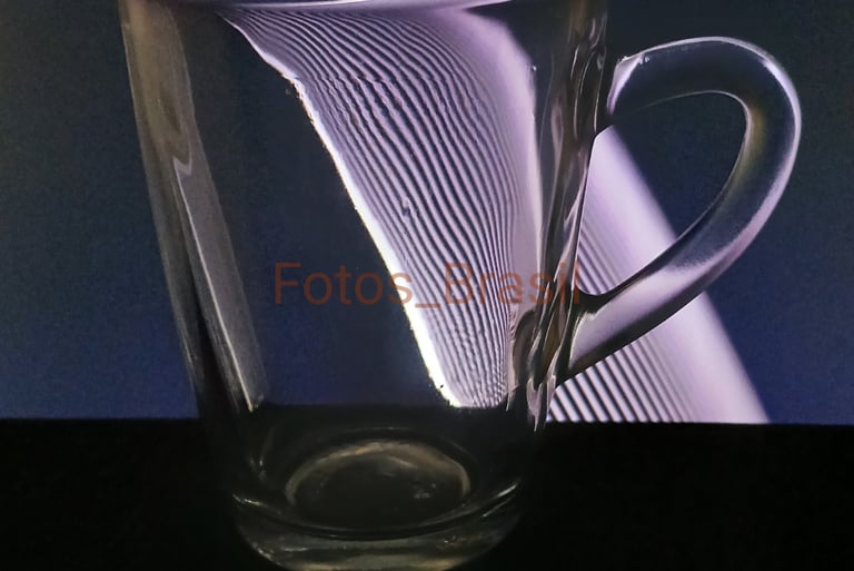 Arranjos: Xicara de vidro com efeitos de luz _ 08