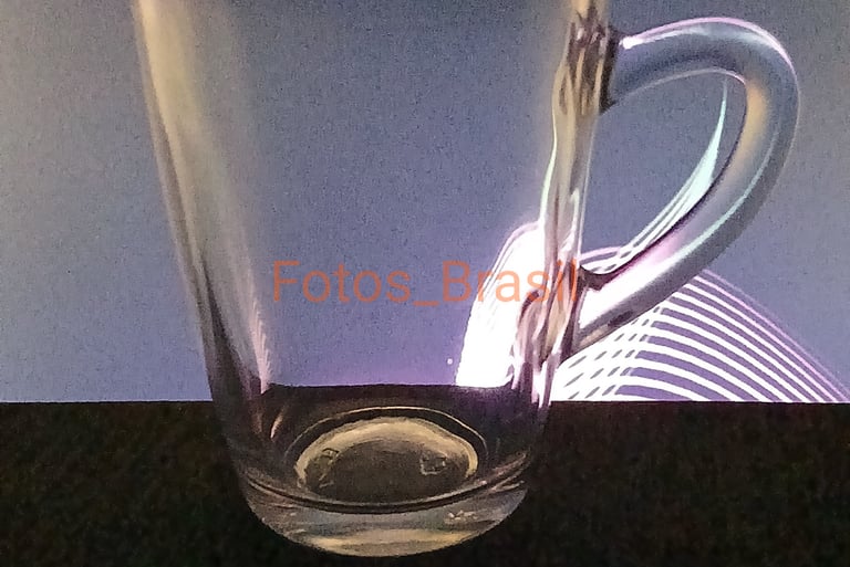 Arranjos: Xicara de vidro com efeitos de luz _ 06