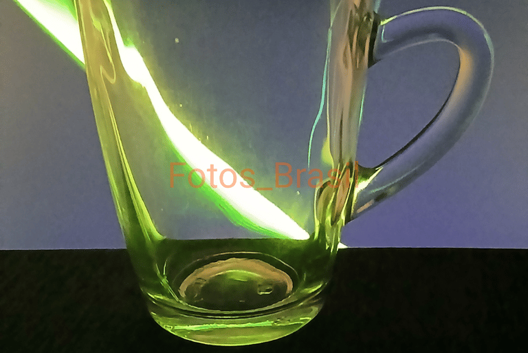 Arranjos: Xicara de vidro com efeitos de luz _ 05