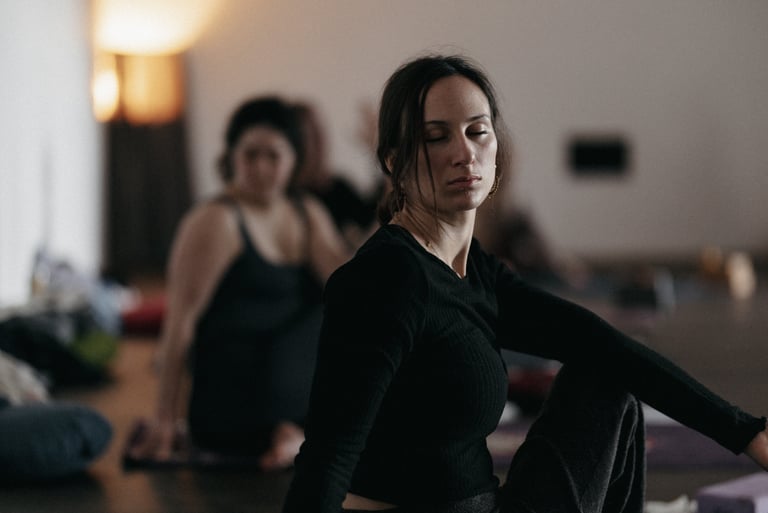 demi torsion assise yoga