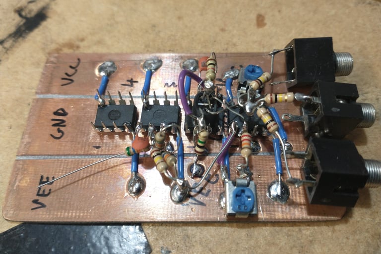 Deadbug VCO building 2