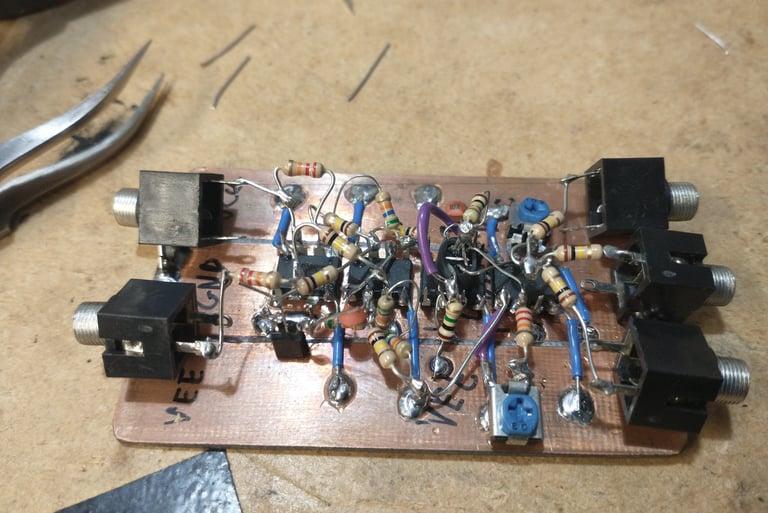Deadbug VCO building 3