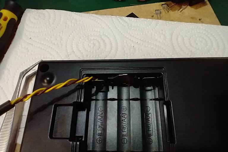 Stylophone Beat sync mod cable routing 2