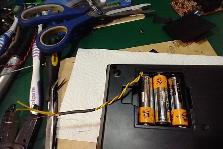 Stylophone Beat sync mod cable routing 3