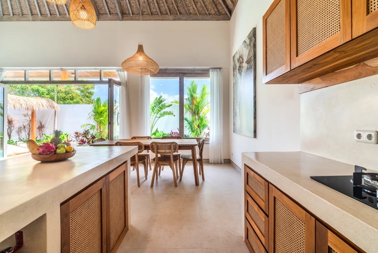 https://www.airbnb.com/rooms/1493172136917191408?guests=1&adults=1&s=67&unique_share_id=146dd445-6c80-4849-a8f0-ab0e32d5b079